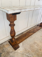 Load image into Gallery viewer, Rustic Farmhouse Entryway Table: Weathered White Top, Turned Legs
