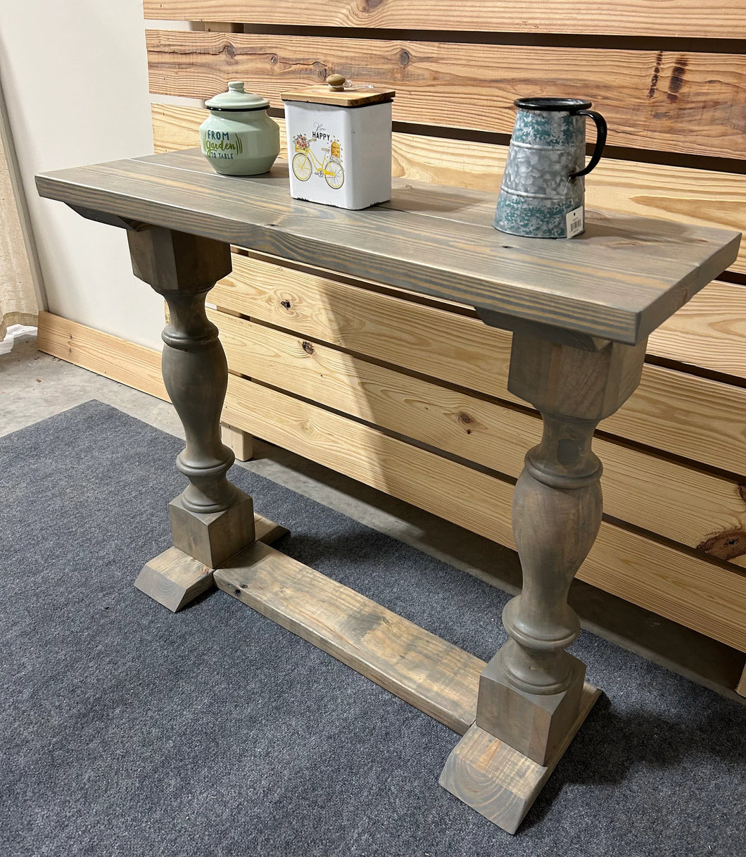 Turned Leg Entryway Table (Classic Gray)