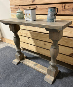 Turned Leg Entryway Table (Classic Gray)