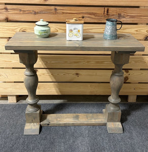 Turned Leg Entryway Table (Classic Gray)