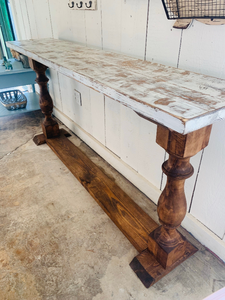 Rustic Farmhouse Entryway Table: Weathered White Top, Turned Legs