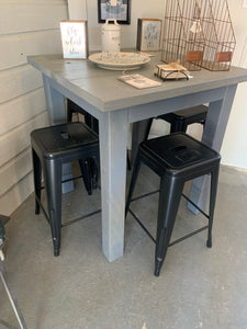 Counter Height Farmhouse Table with Stools (Classic Gray)