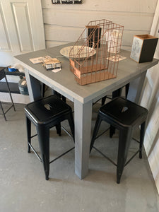 Counter Height Farmhouse Table with Stools (Classic Gray)
